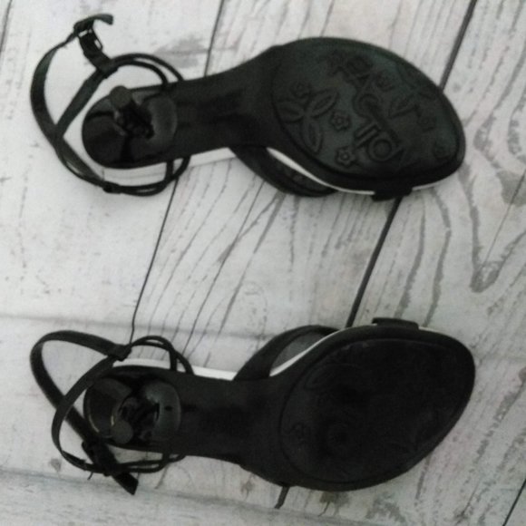 Kenneth Cole Sandal - Picture 9 of 16